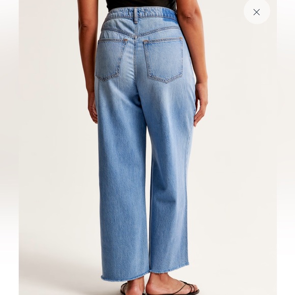 Cropped Wide Leg Jean - Picture 2 of 7